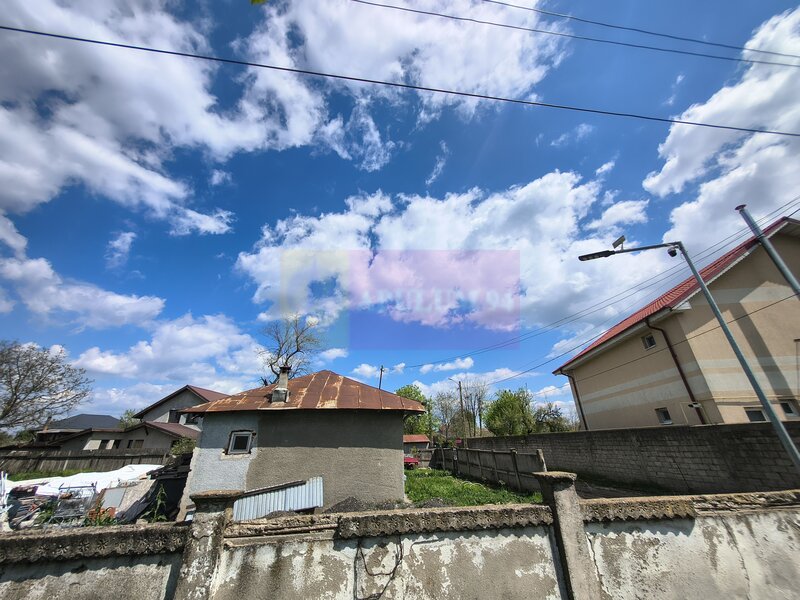 Teren cu o casa demolabila in satul Posta la 15 minute de Bucuresti