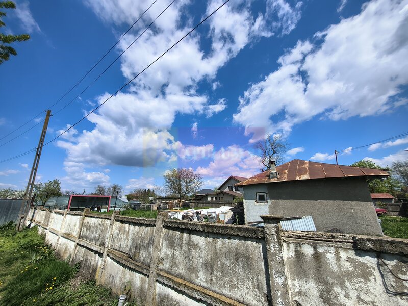 Teren cu o casa demolabila in satul Posta la 15 minute de Bucuresti