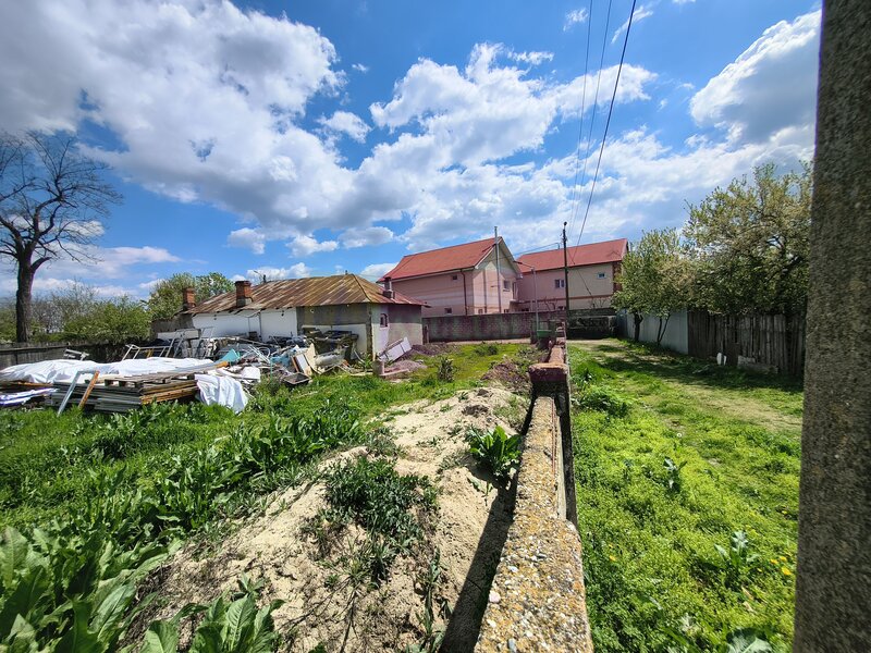 Teren cu o casa demolabila in satul Posta la 15 minute de Bucuresti