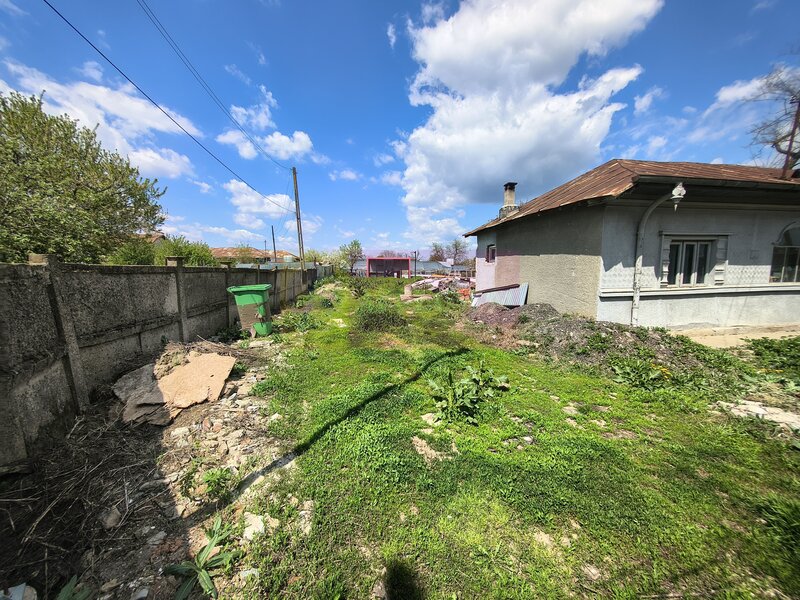 Teren cu o casa demolabila in satul Posta la 15 minute de Bucuresti