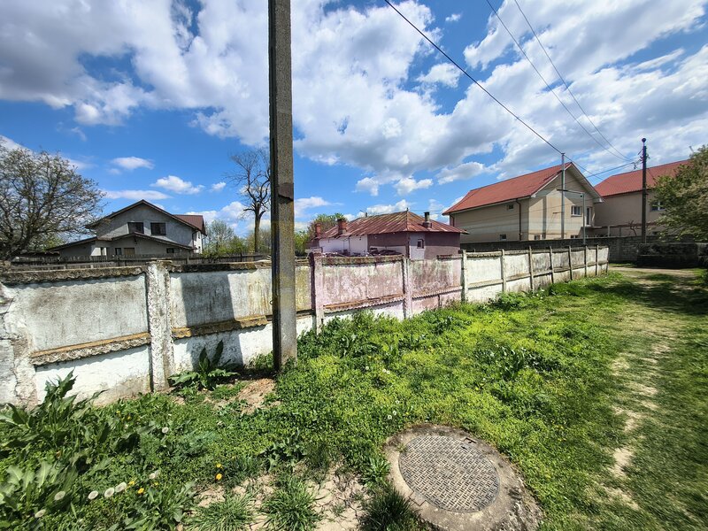 Teren cu o casa demolabila in satul Posta la 15 minute de Bucuresti