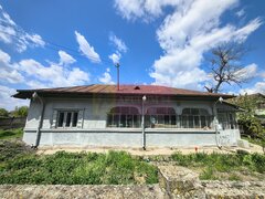 Teren cu o casa demolabila in satul Posta la 15 minute de Bucuresti